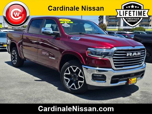 Used 2025 RAM 1500 Laramie AWD/4WD image 1