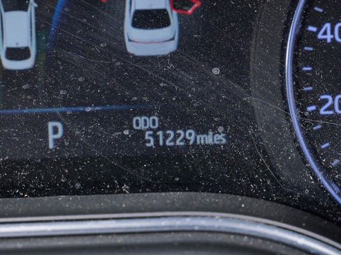 Used 2021 Toyota Avalon XSE FWD image 13