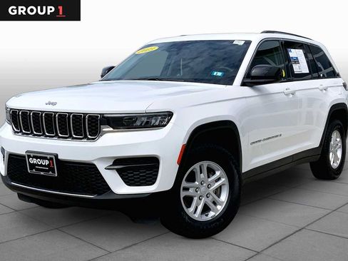 Used 2023 Jeep Grand Cherokee Laredo w/ Luxury Tech Group I AWD/4WD image 1