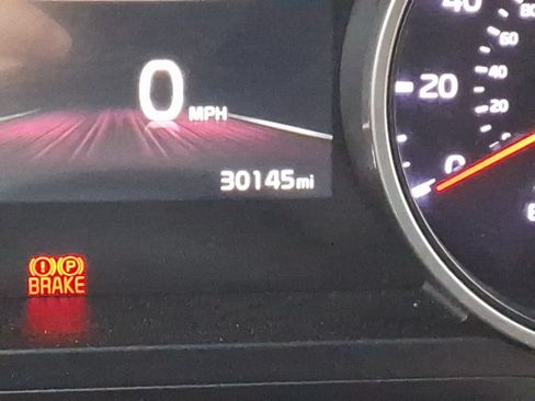 Used 2024 Kia Carnival LX FWD image 14