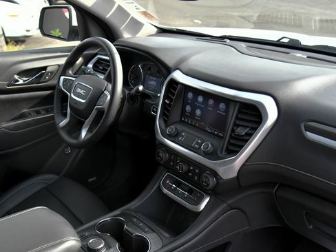 Used 2023 GMC Acadia SLT image 47