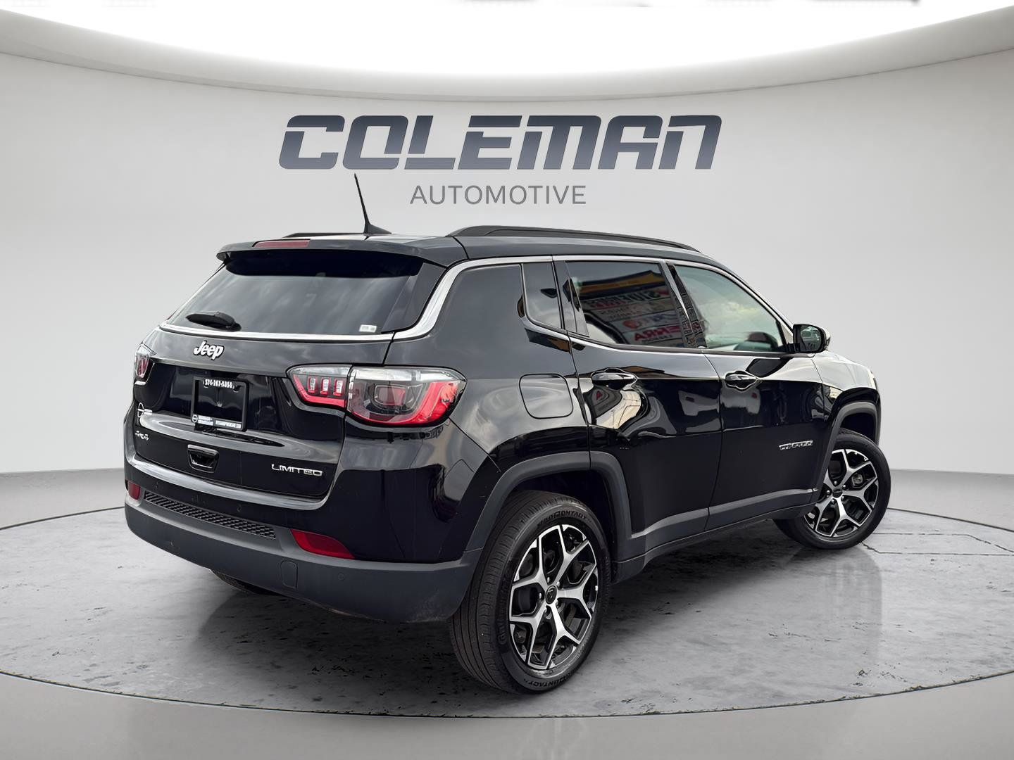 Used 2025 Jeep Compass Limited AWD/4WD image 5