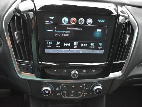 Used 2018 Chevrolet Traverse LT FWD image 23