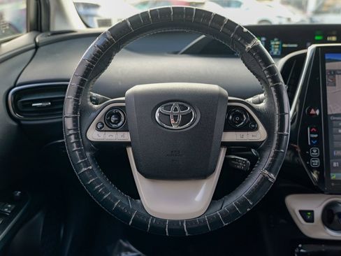 Used 2017 Toyota Prius Prime Premium image 41