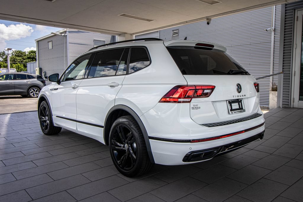 Certified 2024 Volkswagen Tiguan SE R-Line FWD image 12