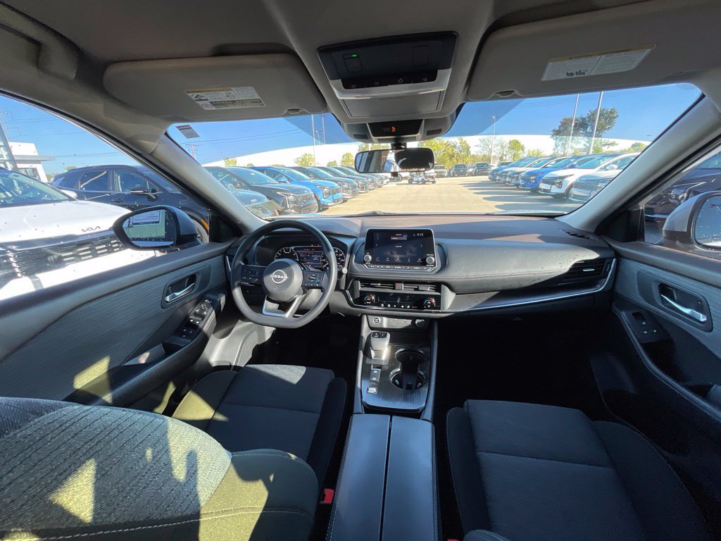 Used 2023 Nissan Rogue SV FWD image 22