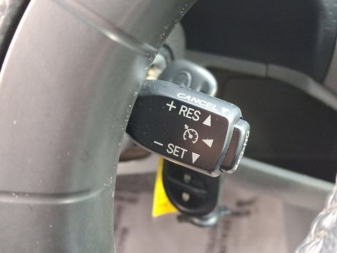 Used 2010 Toyota Tacoma PreRunner image 21