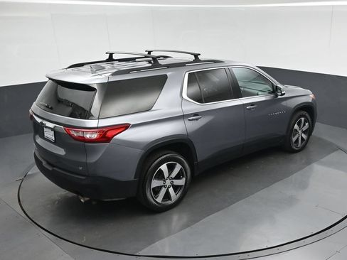 Used 2020 Chevrolet Traverse LT w/ LT Premium Package AWD/4WD image 75