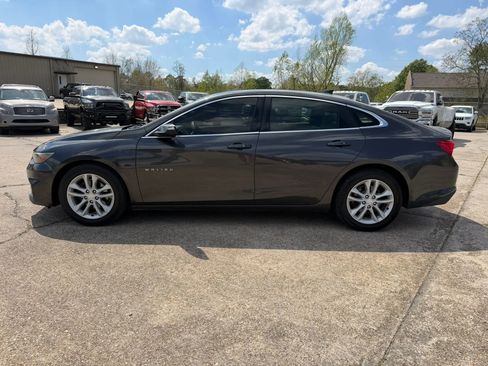 Used 2016 Chevrolet Malibu LT FWD image 2