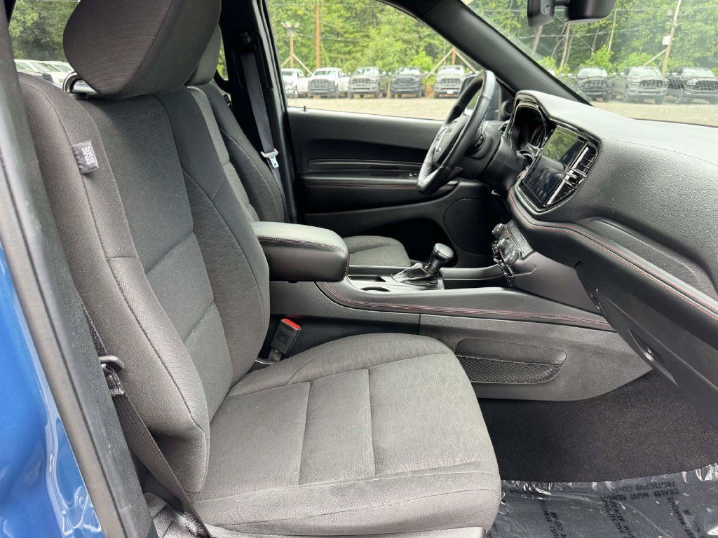 Used 2025 Dodge Durango GT AWD/4WD image 9