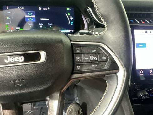 Used 2023 Jeep Grand Cherokee 4WD 4xe image 15