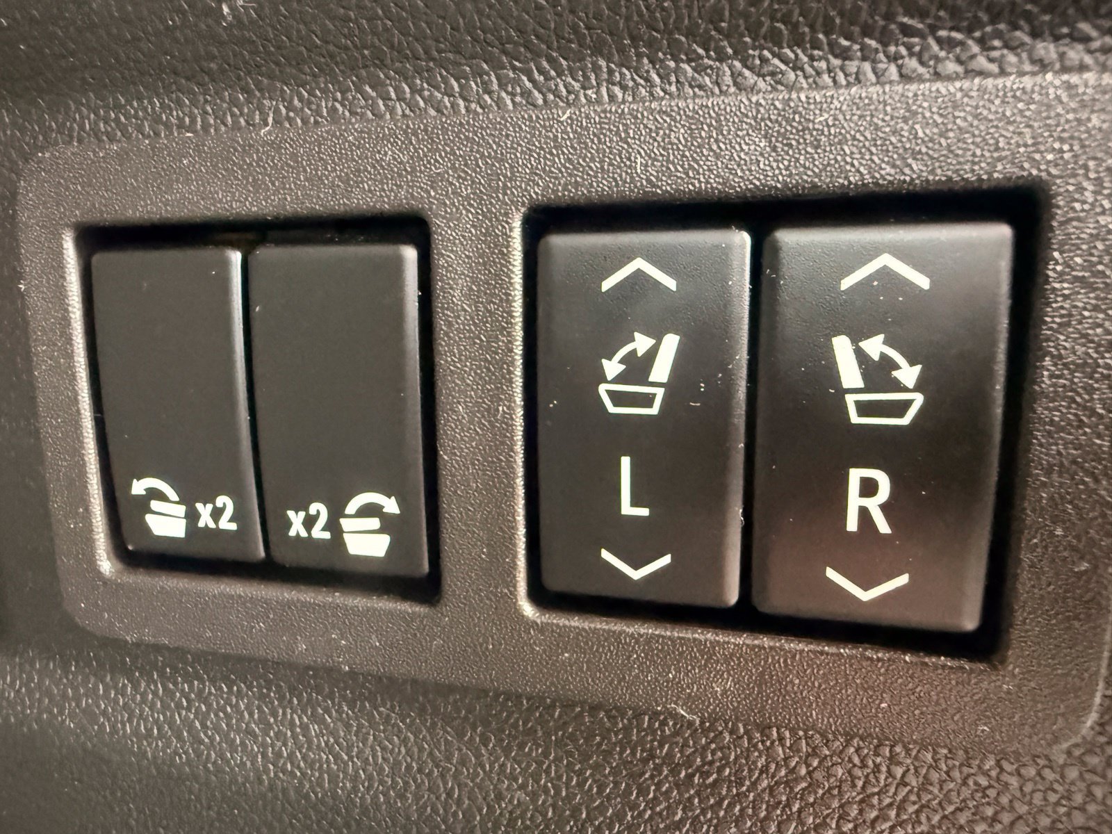 Used 2023 Chevrolet Tahoe High Country AWD/4WD image 15