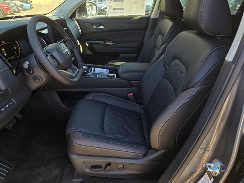 New 2026 Nissan Pathfinder Platinum w/ Cargo Package image 12