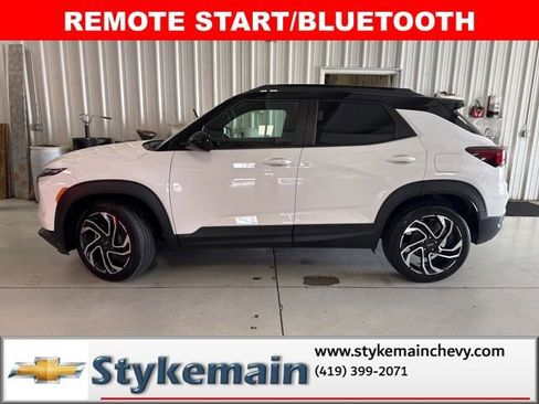 Used 2024 Chevrolet TrailBlazer RS AWD/4WD image 2