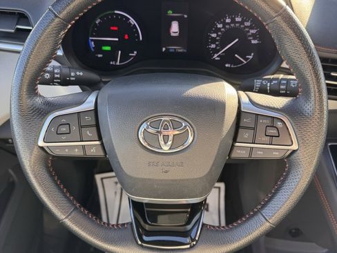 Used 2021 Toyota Sienna XSE image 28