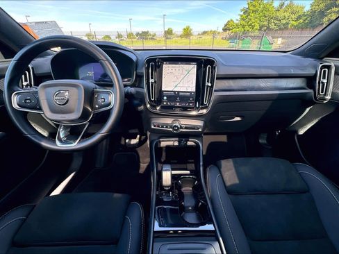 Used 2023 Volvo C40 P8 Recharge Plus AWD/4WD image 18