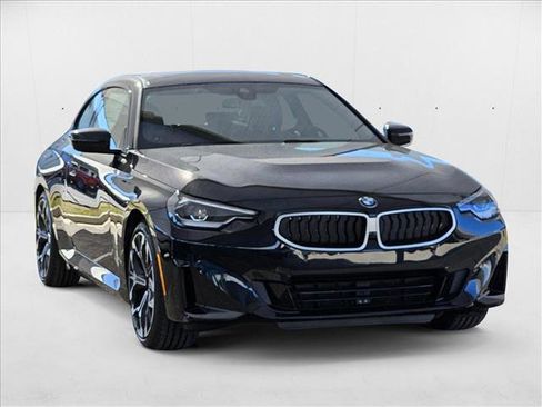 Used 2025 BMW 230i 230i w/ M Sport Package image 3