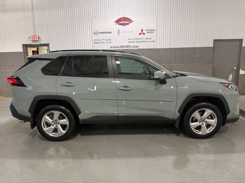 Used 2021 Toyota RAV4 XLE Premium image 2