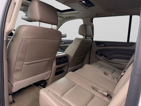 Used 2018 Chevrolet Suburban LT RWD image 27