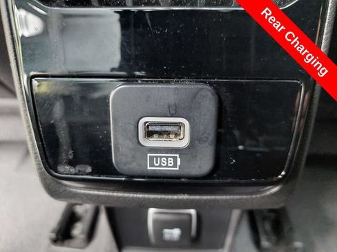 Used 2023 Jeep Compass Latitude AWD/4WD image 16