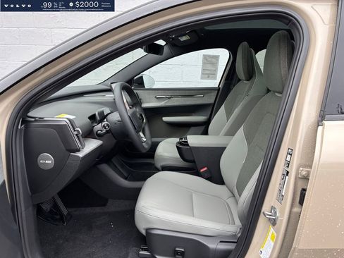 New 2026 Volvo EX30 Plus w/ Climate Package image 15
