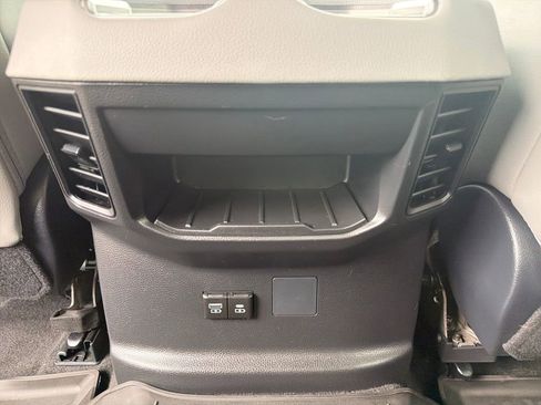 Used 2025 Toyota Tundra Limited AWD/4WD image 22