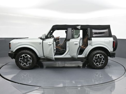 Used 2022 Ford Bronco Outer Banks image 38