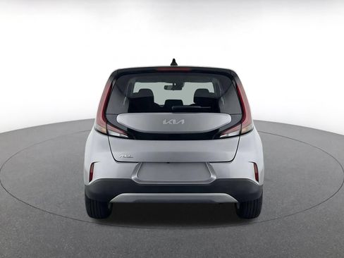 Used 2025 Kia Soul LX w/ LX Technology Package FWD image 7