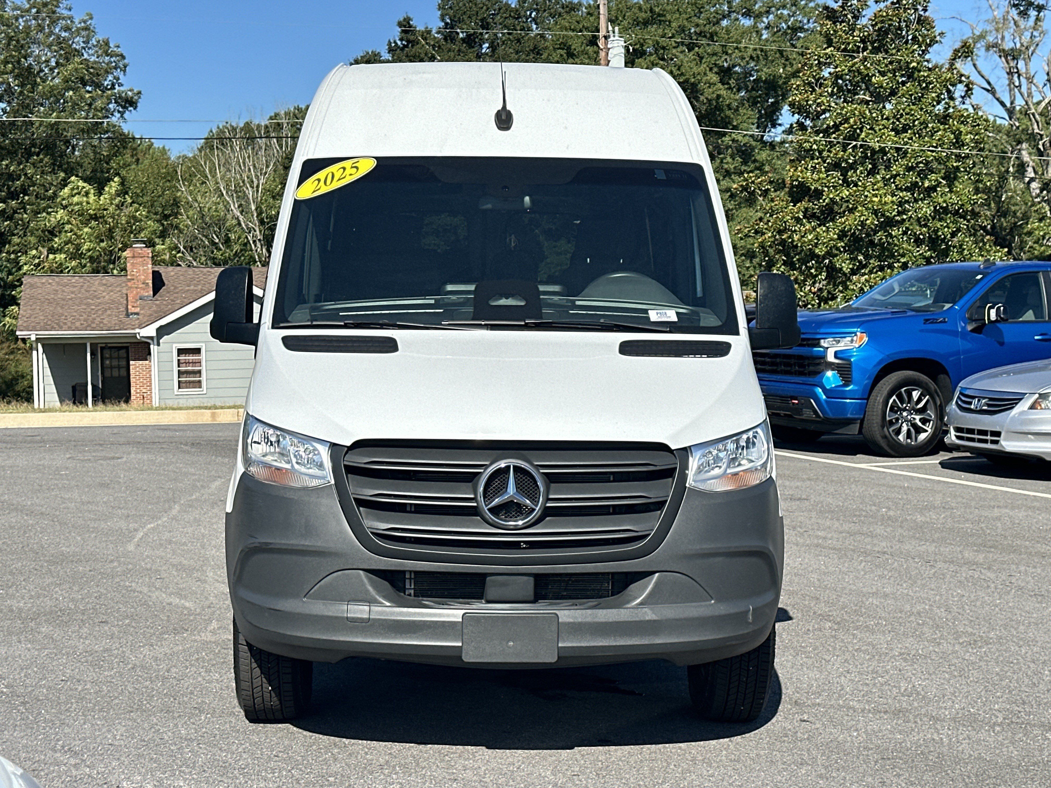 Used 2025 Mercedes-Benz Sprinter 2500 image 2