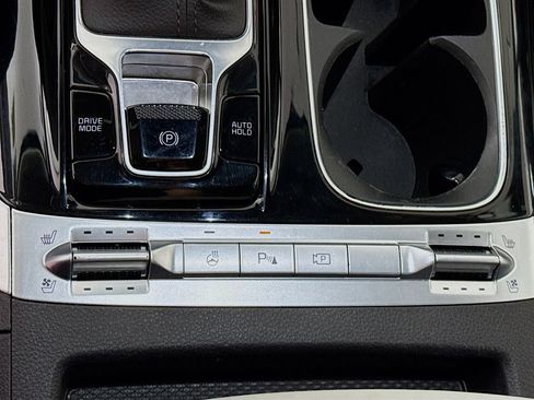 Used 2024 Kia Carnival SX Prestige FWD image 13