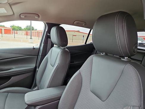 Used 2024 Buick Encore GX Preferred w/ Comfort Package FWD image 11