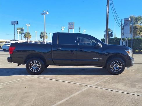 Used 2023 Nissan Titan SV image 28