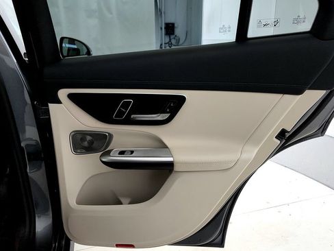 Used 2023 Mercedes-Benz GLC 300 4MATIC image 19