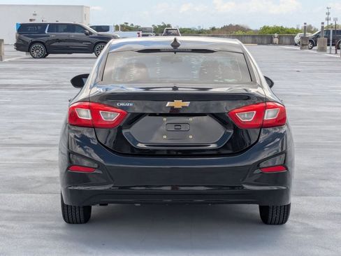 Used 2017 Chevrolet Cruze LS FWD image 7