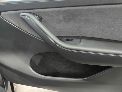 Used 2025 Tesla Model Y Long Range AWD/4WD image 6