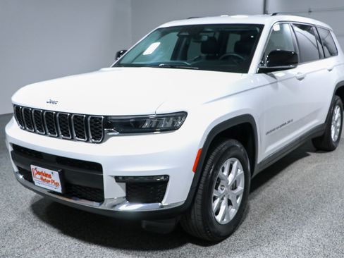 Used 2023 Jeep Grand Cherokee L Limited w/ Trailer Tow Group (B) AWD/4WD image 31