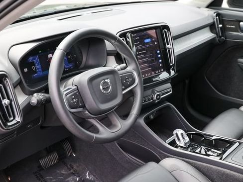 Certified 2024 Volvo XC40 B5 Ultimate w/ Protection Package Premier AWD/4WD image 36