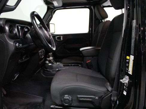 Used 2022 Jeep Gladiator Sport image 7