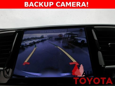 Used 2017 Chrysler Pacifica Touring-L image 19