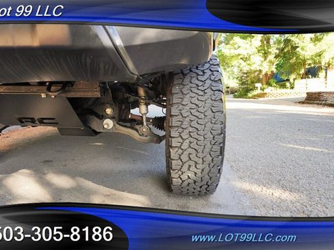 Used 2018 Toyota Tacoma TRD Off-Road AWD/4WD image 4