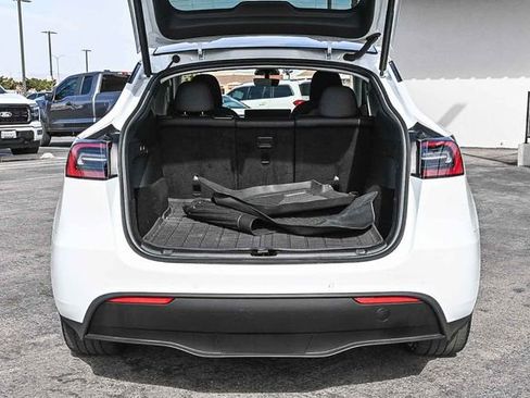Used 2021 Tesla Model Y Long Range image 26