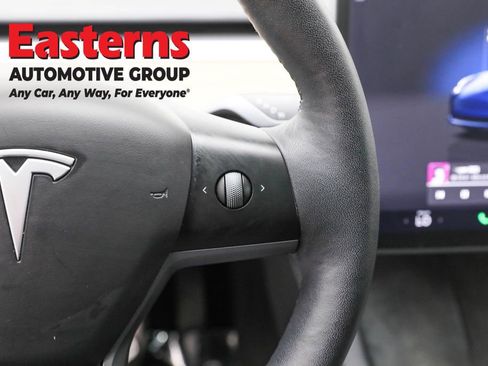 Used 2023 Tesla Model 3 Standard Range image 16