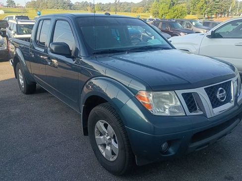Used 2013 Nissan Frontier SV w/ SV Value Truck Pkg AWD/4WD image 13