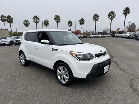 Used 2014 Kia Soul + image 2