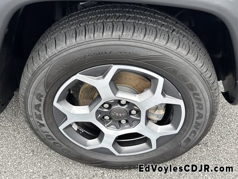 Used 2022 Jeep Compass Trailhawk w/ Trailhawk Elite Group image 13