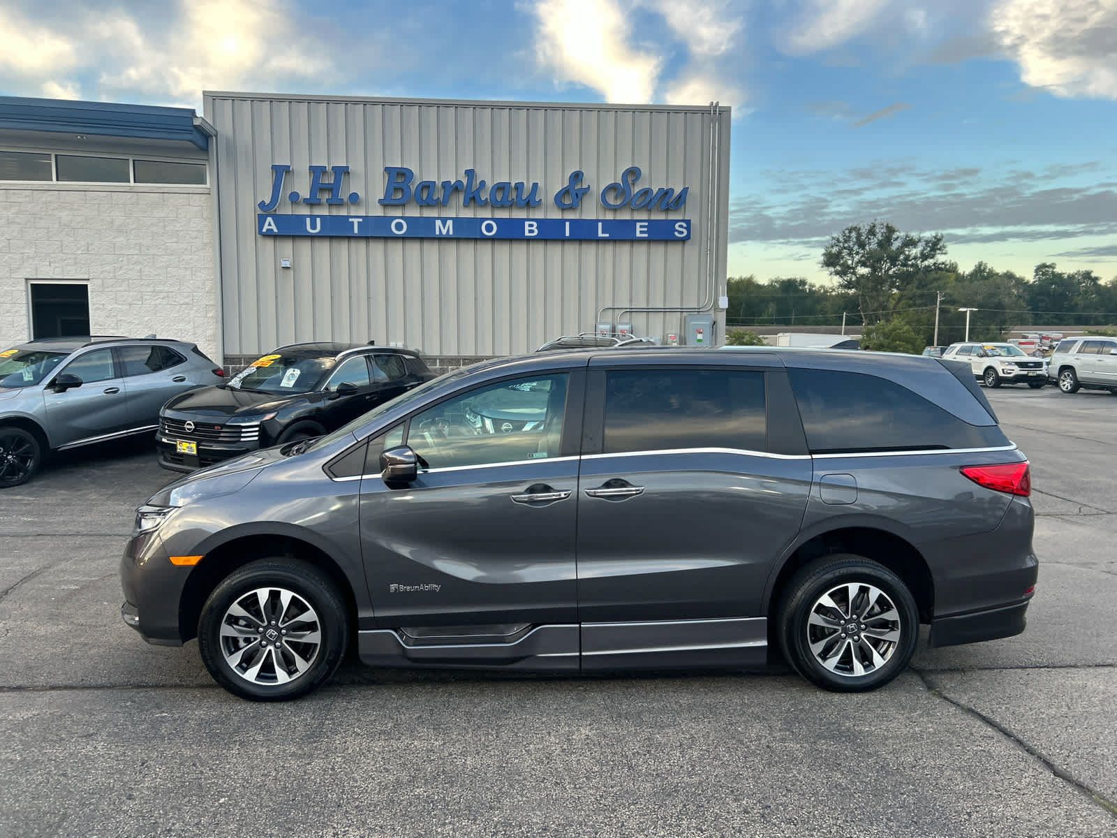 Used 2024 Honda Odyssey EX-L image 4