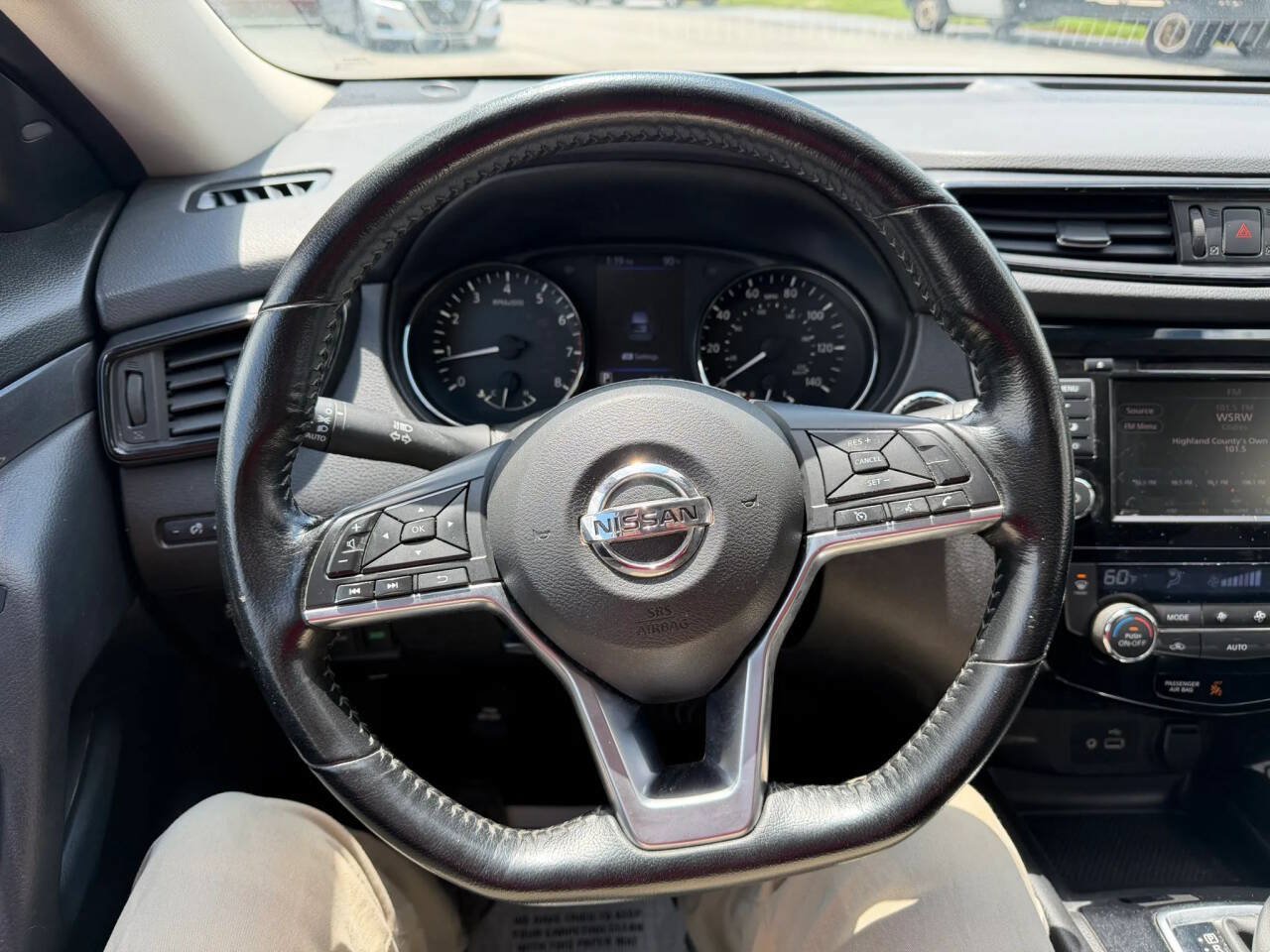 Used 2020 Nissan Rogue SV AWD/4WD image 12