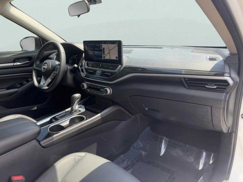Used 2023 Nissan Altima 2.5 SR w/ SR Premium Package image 31