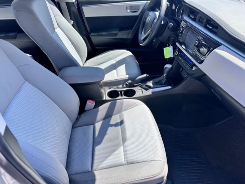 Used 2016 Toyota Corolla LE FWD image 9