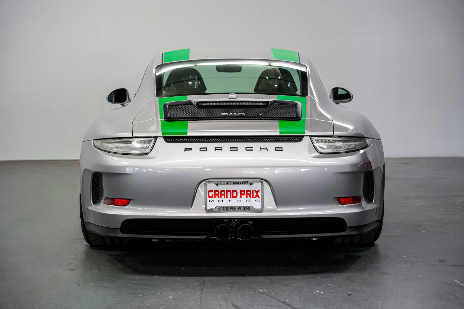 Used 2016 Porsche 911 R RWD image 4